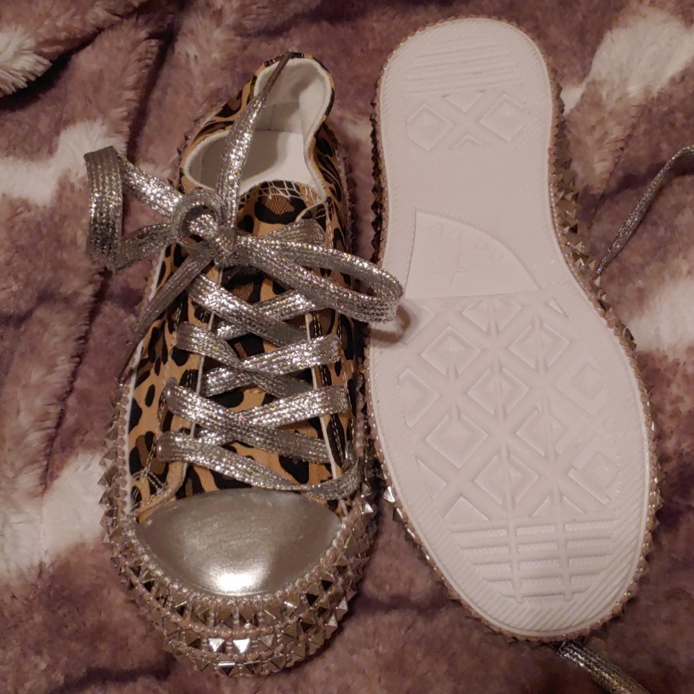 Converse style sneaker